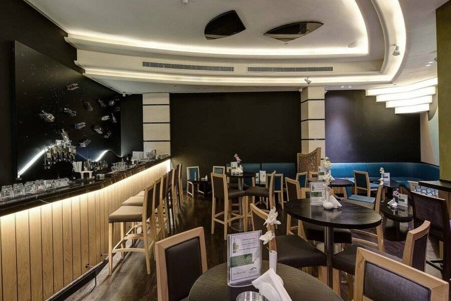 Raintree Rolla Hotel bar