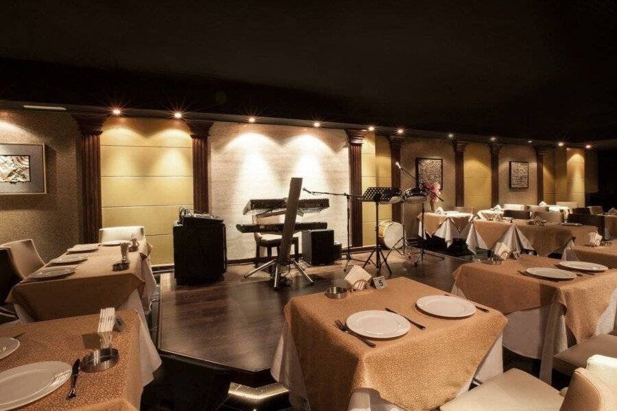 Al Sarab Hotel restaurant