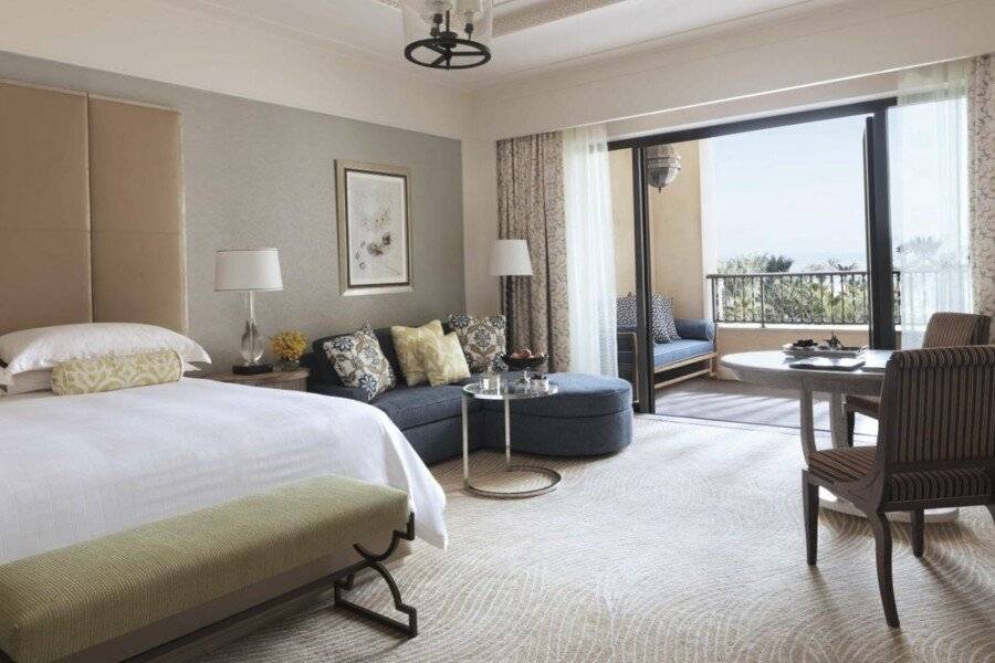 Four Seasons Resort at Jumeirah Beach hotel bedroom,balcony,ocean view