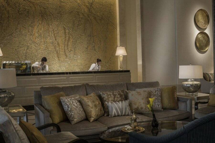 Four Seasons Resort at Jumeirah Beach lobby,front desk,