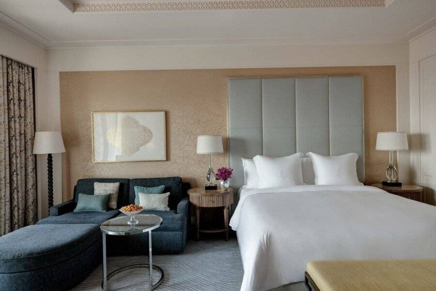 Four Seasons Resort at Jumeirah Beach hotel bedroom