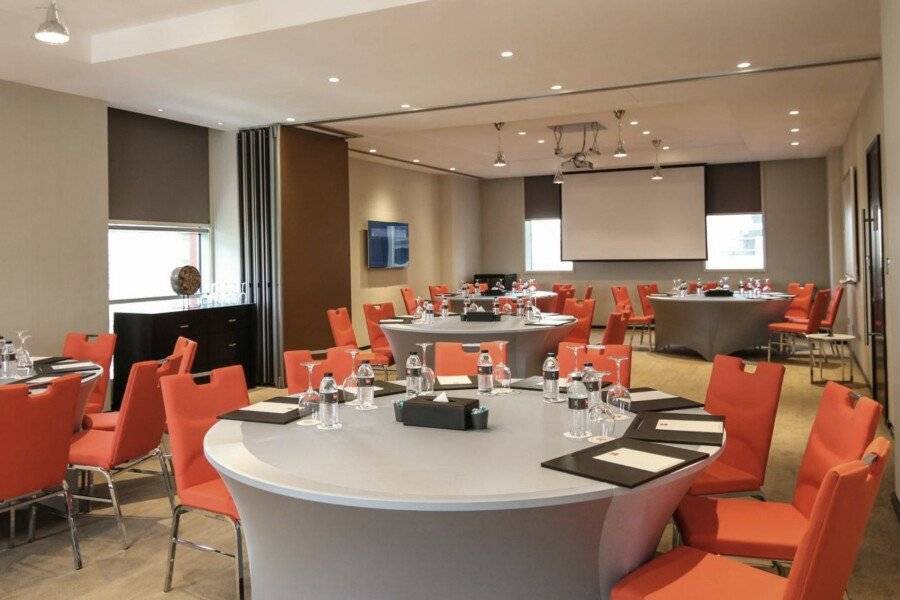 Ibis One Central - World Trade Centre Dubai conference room,meeting room