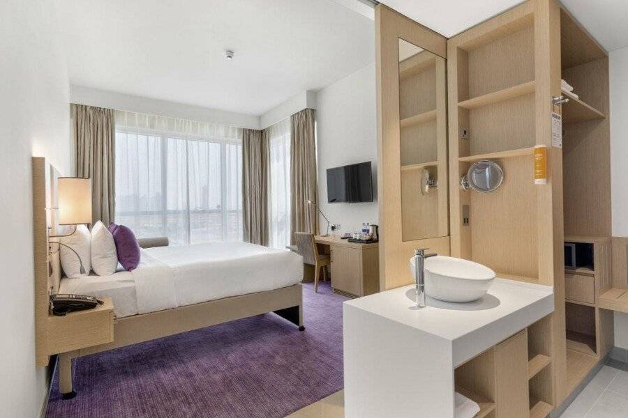 Premier Inn Ibn Battuta Mall hotel bedroom