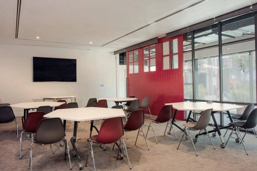 Rove City Centre, Deira conference room