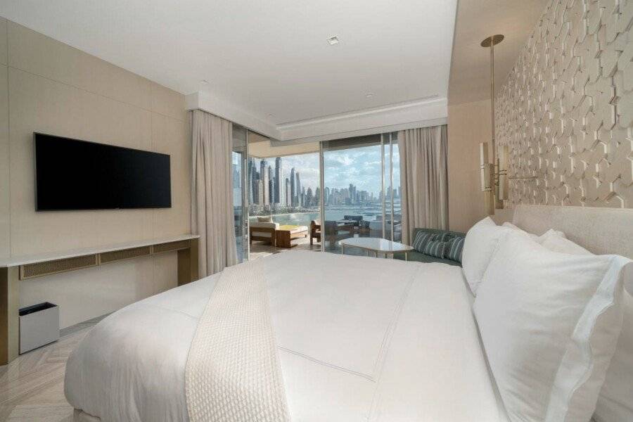 FIVE Palm Jumeirah hotel bedroom,ocean view