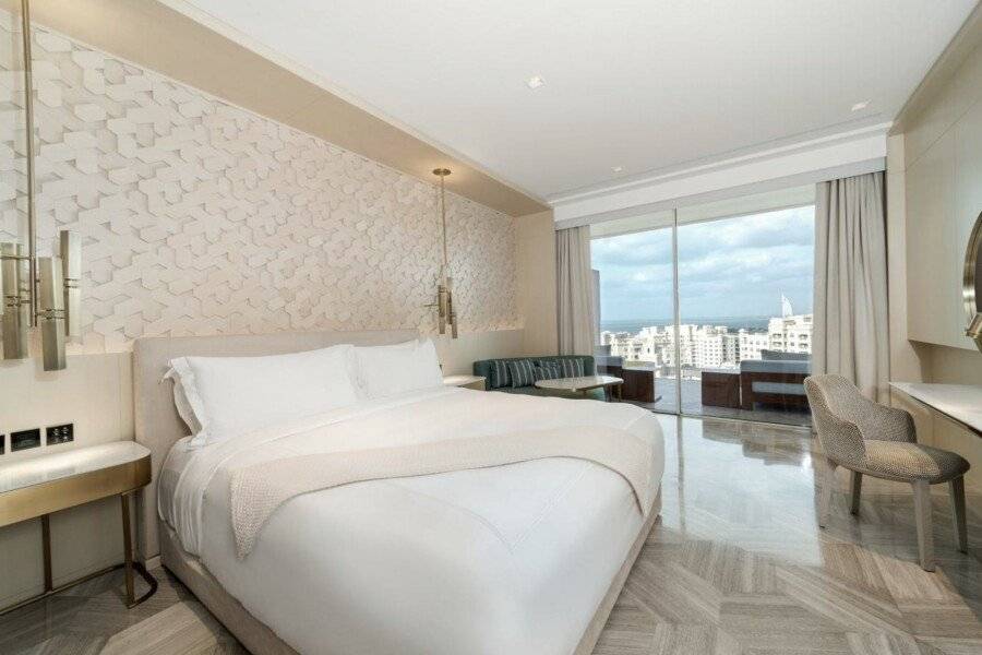 FIVE Palm Jumeirah hotel bedroom