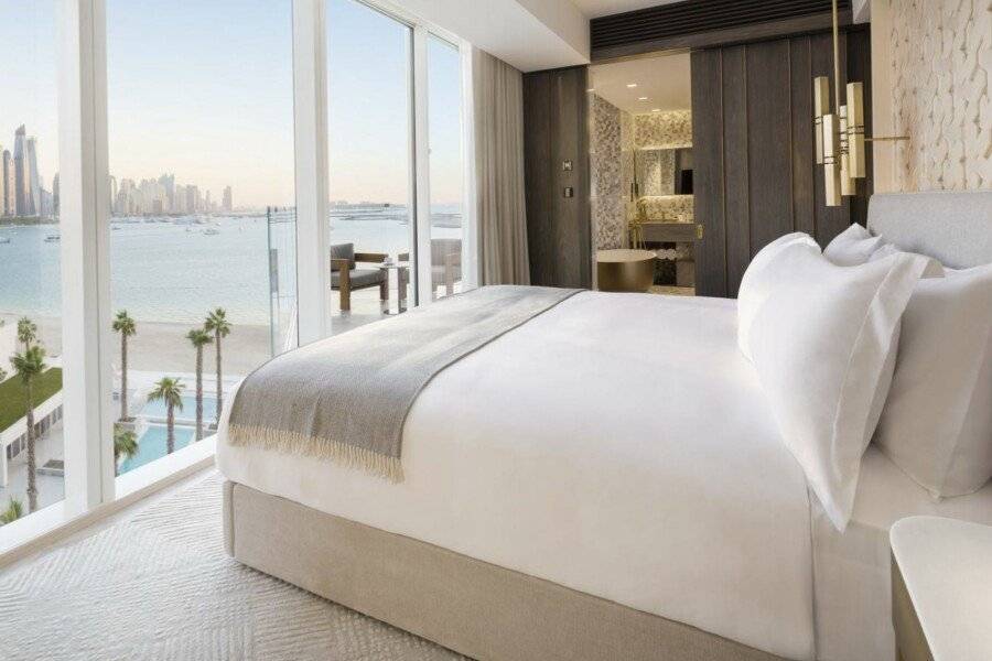 FIVE Palm Jumeirah hotel bedroom,ocean view