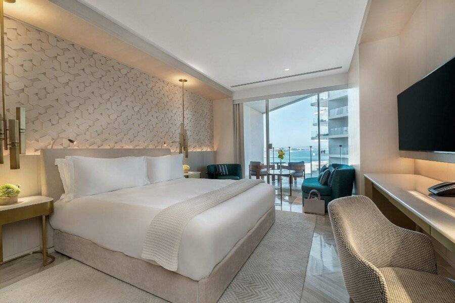 FIVE Palm Jumeirah hotel bedroom