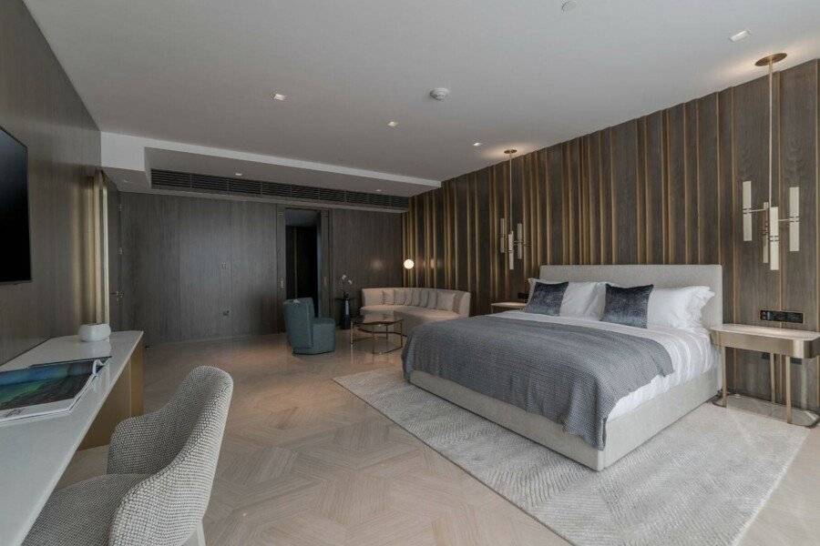 FIVE Palm Jumeirah hotel bedroom