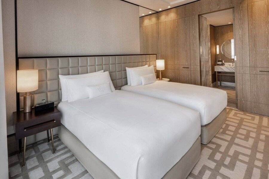 Waldorf Astoria International Financial Centre hotel bedroom