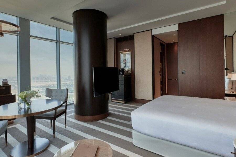 Waldorf Astoria International Financial Centre hotel bedroom