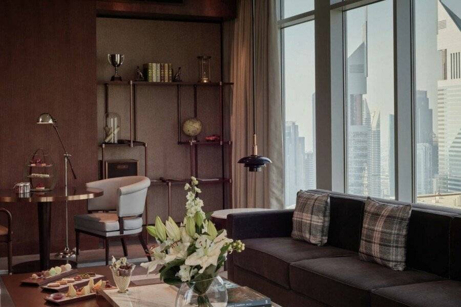 Waldorf Astoria International Financial Centre lounge