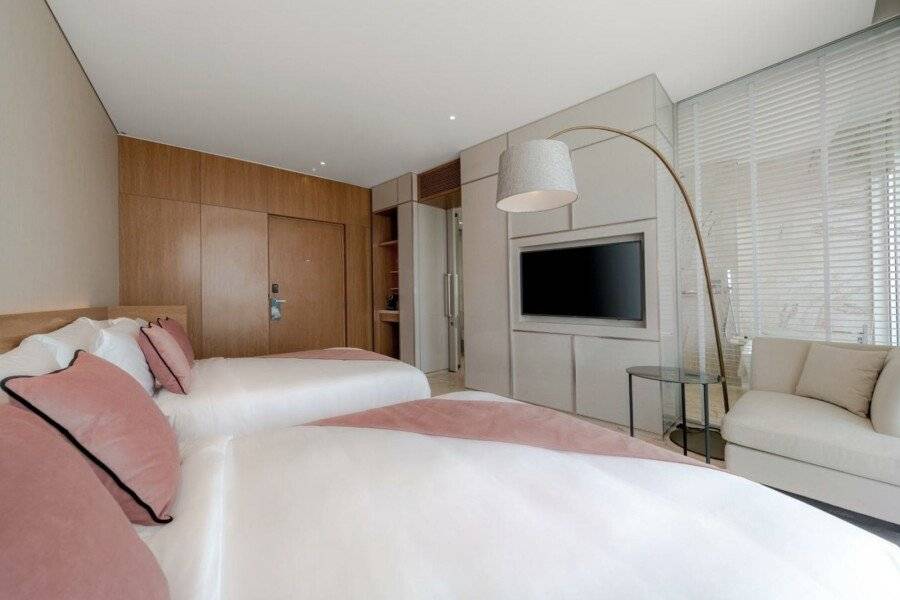 FIVE Jumeirah Village hotel bedroom