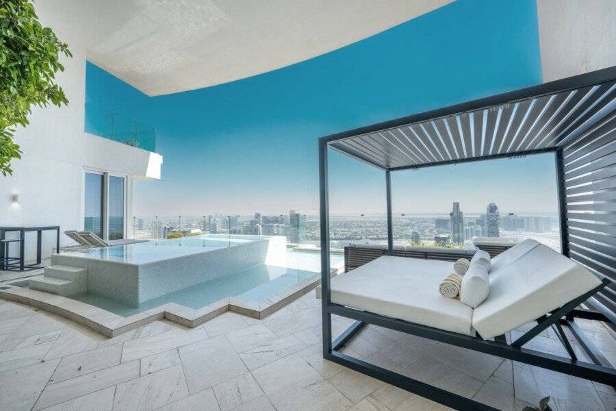 FIVE Jumeirah Village infinity pool,ocean view