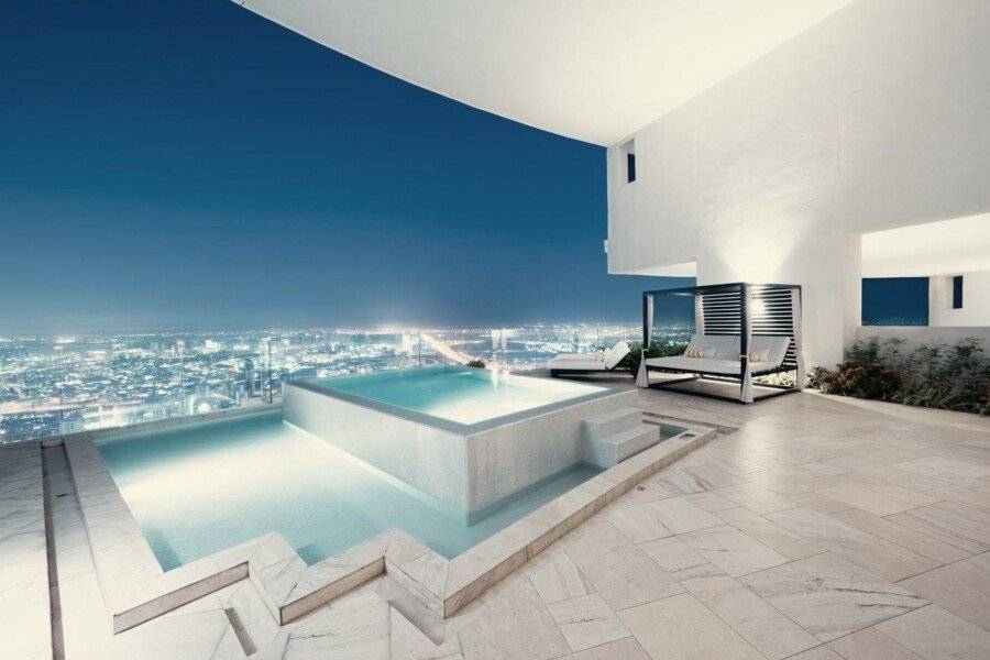 FIVE Jumeirah Village infinity pool,ocean view