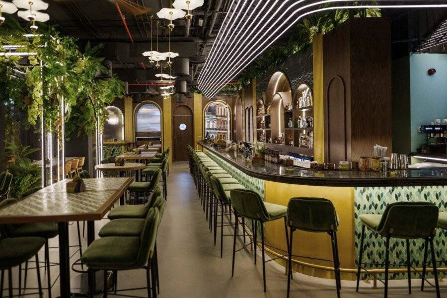Radisson Beach Resort Palm Jumeirah restaurant, bar