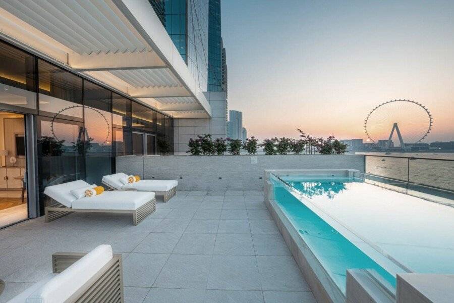 Five Luxe rooftop pool,ocean view