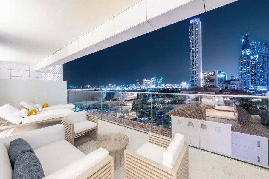 Five Luxe balcony,ocean view