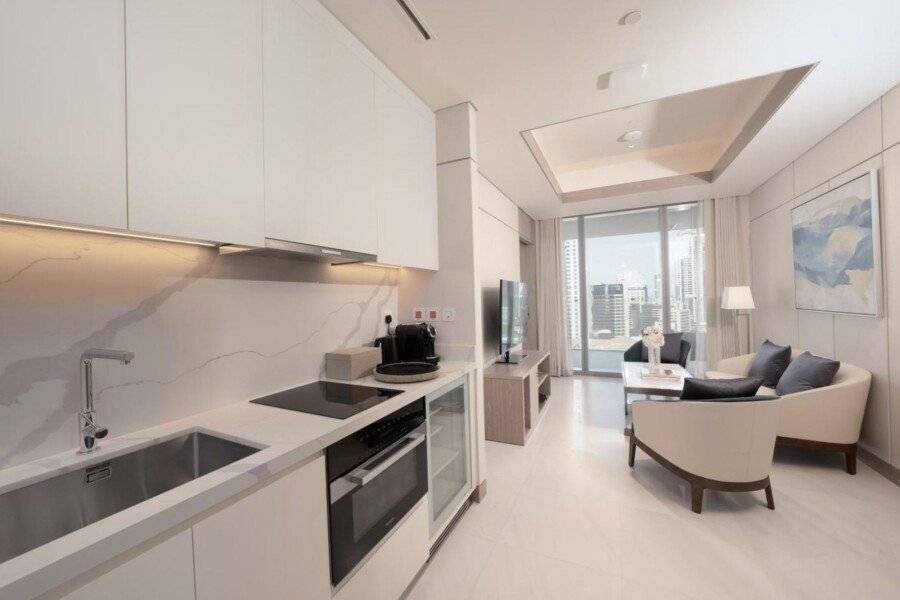 Five Luxe kitchen, hotel bedroom