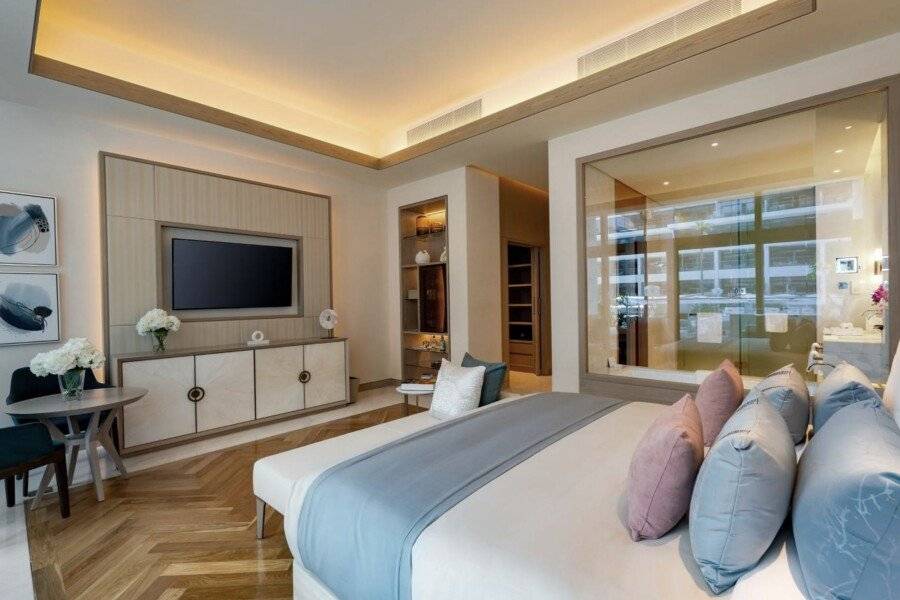 Five Luxe hotel bedroom