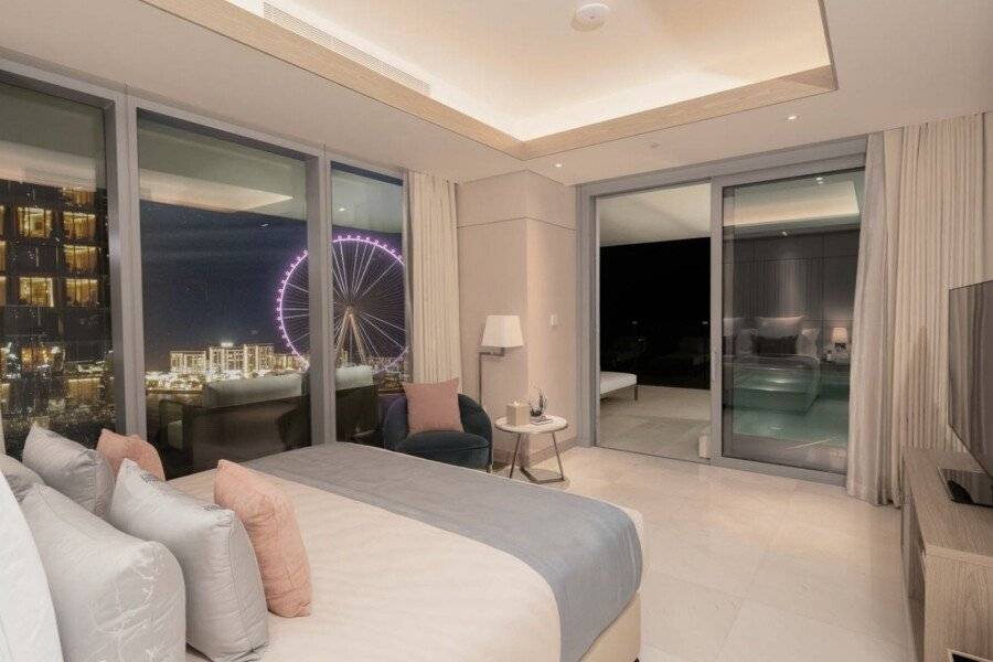 Five Luxe hotel bedroom,ocean view