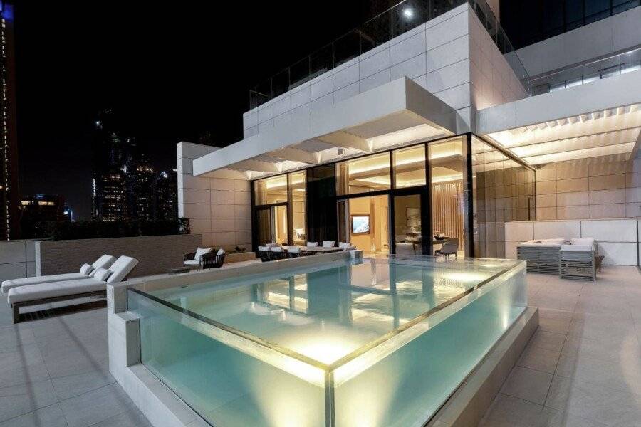 Five Luxe rooftop pool,spa,hotel facade,ocean view