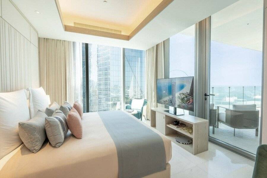 Five Luxe hotel bedroom,ocean view