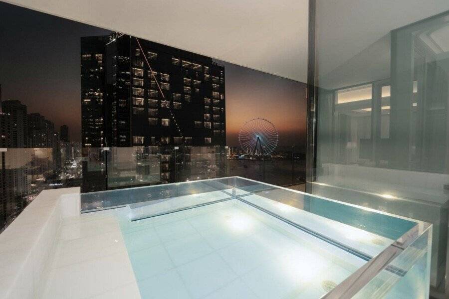 Five Luxe infinity pool,ocean view