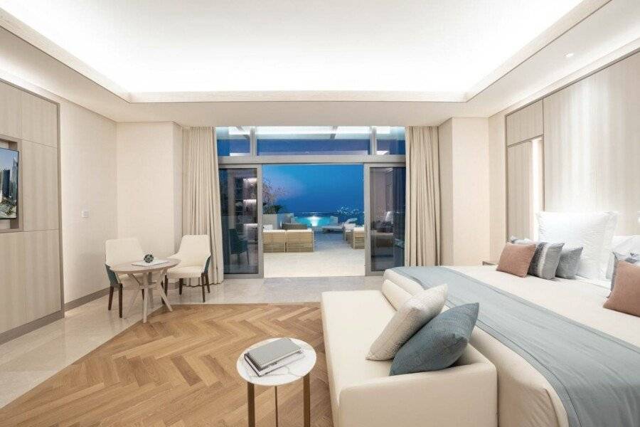 Five Luxe hotel bedroom,ocean view