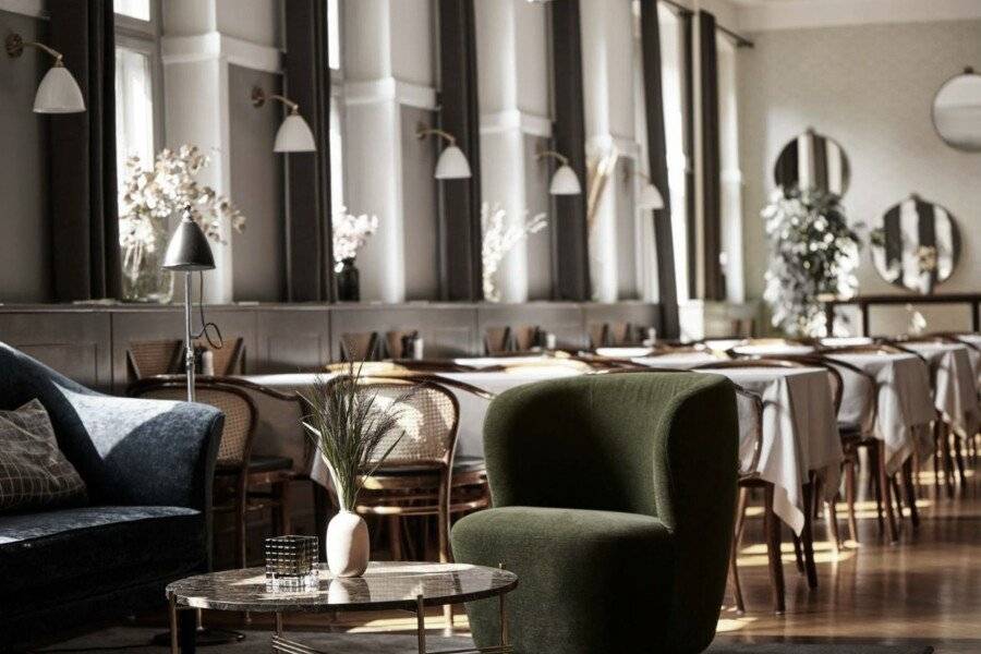 Ascot Hotel restaurant