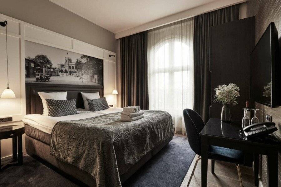 Ascot Hotel hotel bedroom