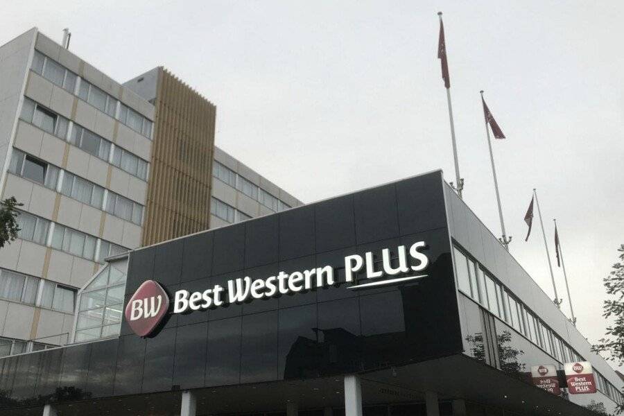 Best Western Plus Airport Hotel facade