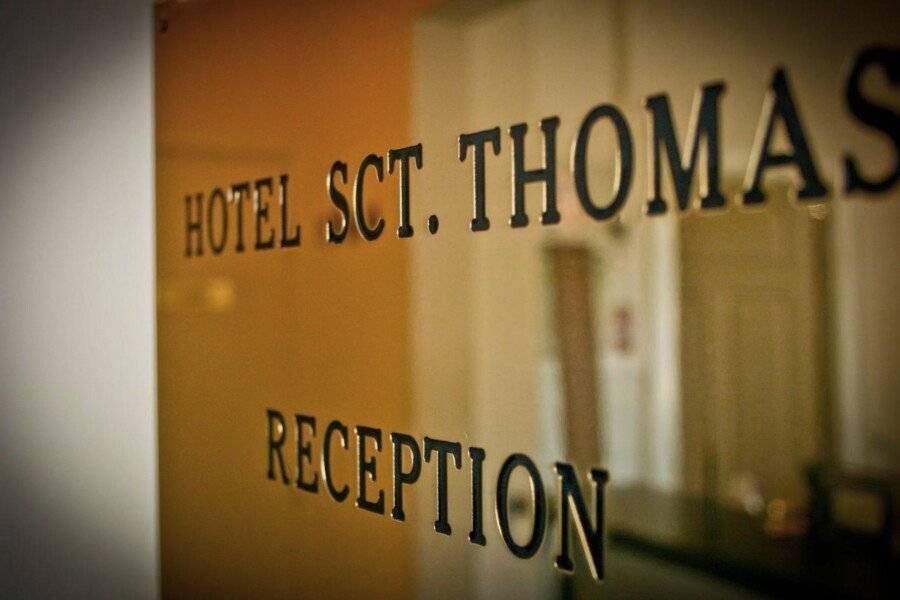 Hotel Sct. Thomas ,front desk