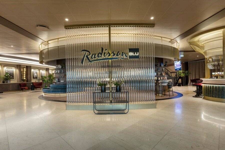 Radisson Blu Scandinavia Hotel, lobby