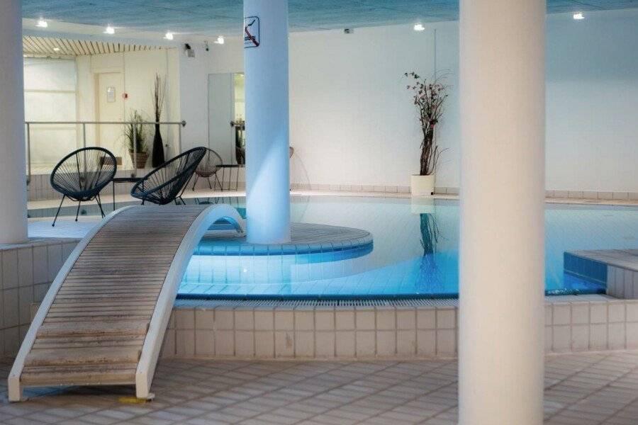 Best Western Plus Park Globetrotter Airport indoor pool,spa