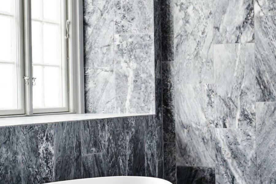 Nobis Hotel Copenhagen, a Member of Design Hotels™ bathtub