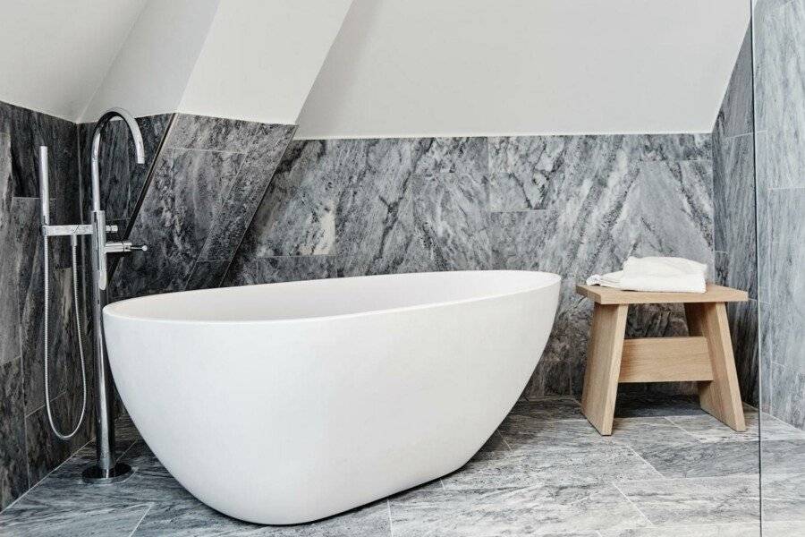 Nobis Hotel Copenhagen, a Member of Design Hotels™ bathtub