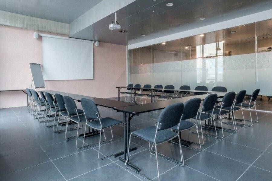 Cabinn Apartments conference room,meeting room