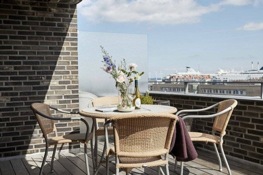 Charlottehaven balcony,ocean view