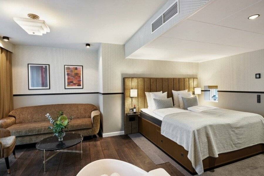 WIDE Hotel hotel bedroom