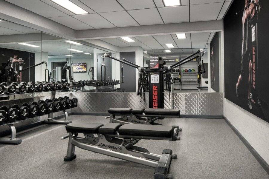 Los Angeles Airport Marriott fitness centre