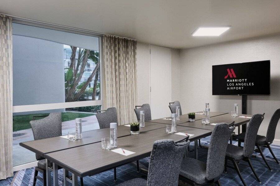 Los Angeles Airport Marriott conference room