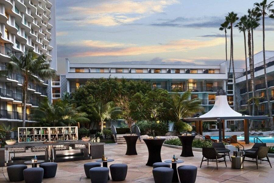 Los Angeles Airport Marriott facade,bar,pool,garden