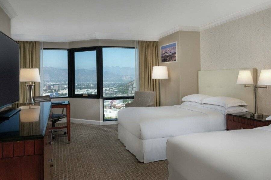 Hilton-Universal City hotel bedroom,ocean view