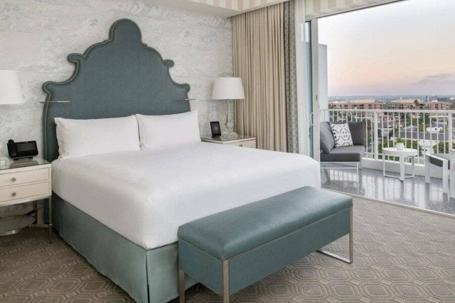 The Beverly Hilton hotel bedroom,balcony,ocean view