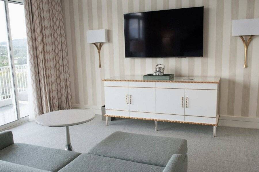 The Beverly Hilton hotel bedroom