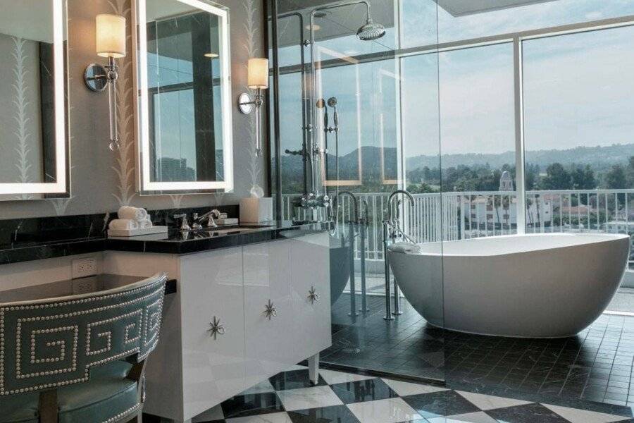 The Beverly Hilton bathtub,ocean view