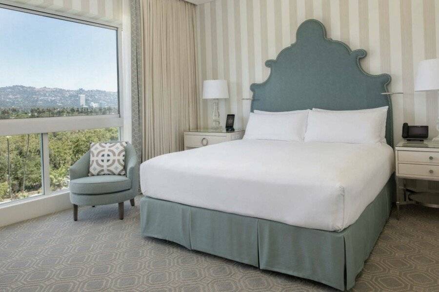 The Beverly Hilton hotel bedroom,ocean view