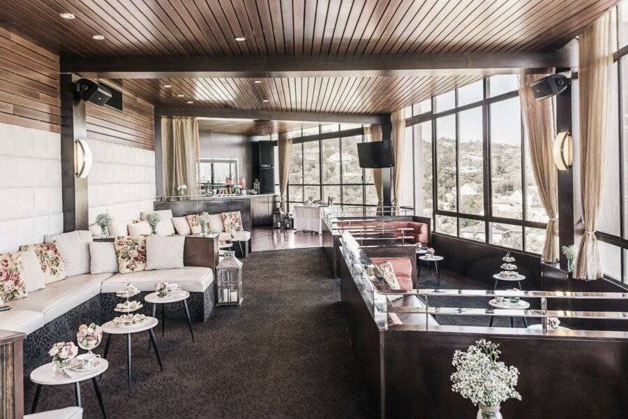 Hotel Angeleno lounge