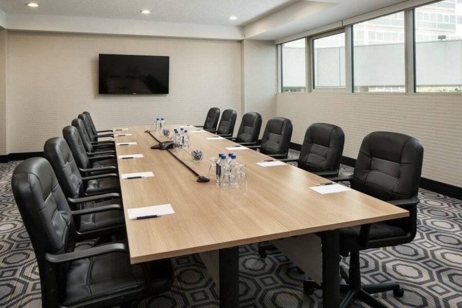 Sheraton Gateway Hotel conference room,meeting room